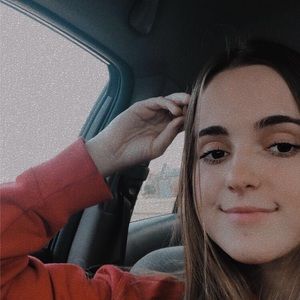 Meet your Posher, Olivia